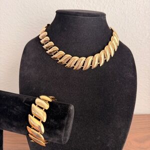 Vintage Gold Tone Choker Chunky Necklace Bracelet Set Leaf Link Polished Finish